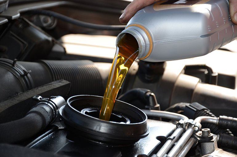 Oil Changes & Fluid Checks